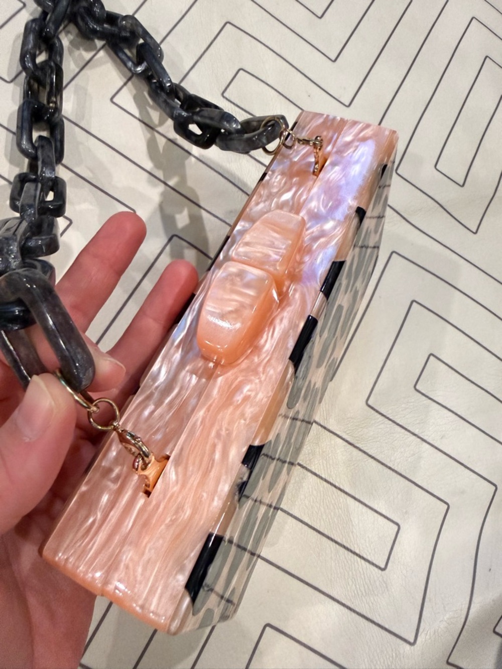 Tuckernuck Pink Leopard Acrylic Purse and Chain Acrylic Strap - Picture 7 of 12